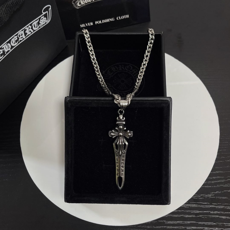Ch**me He**ts necklaces
